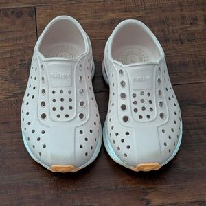 6c Native Robinson Shoes